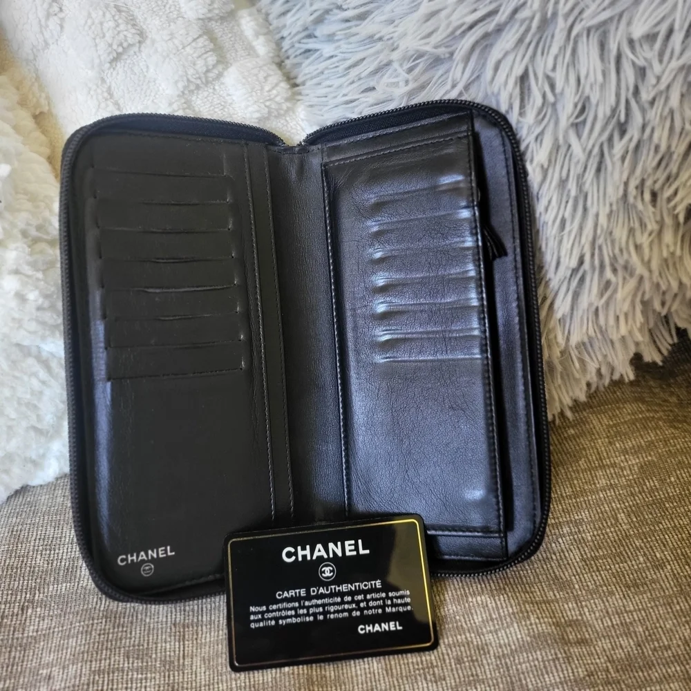 CHANEL beautiful authentic